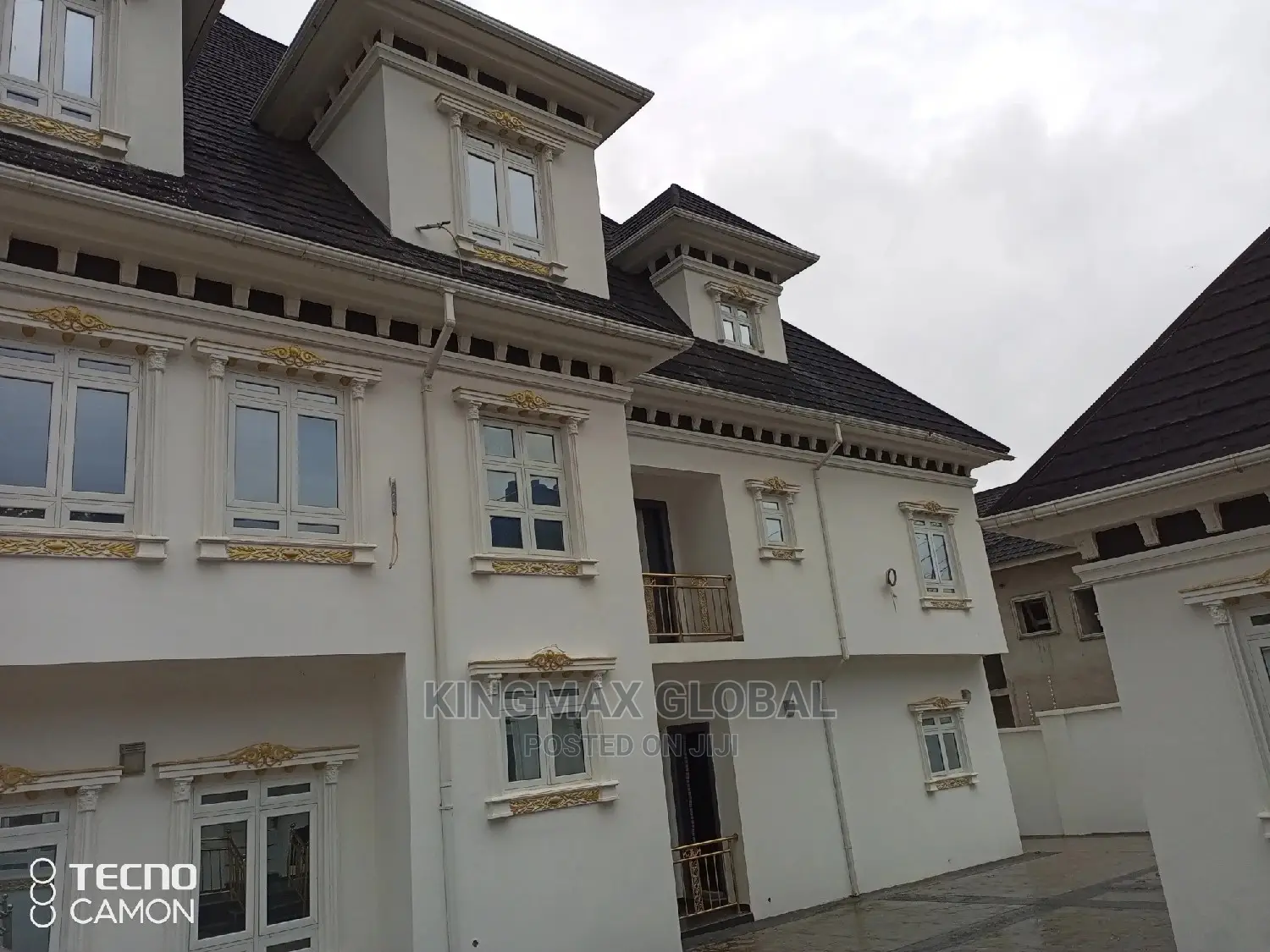 8bdrm Mansion in Katampe Extension for sale