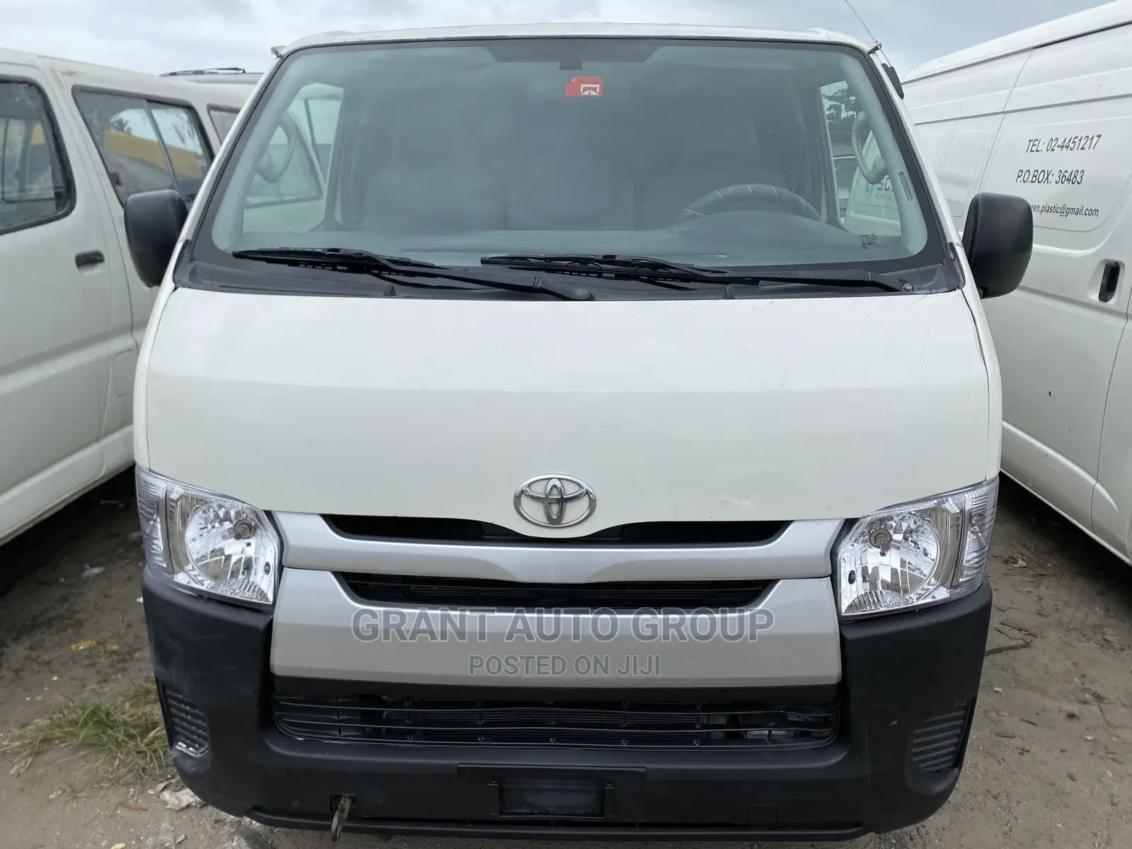 Toyota HiAce 2009 White