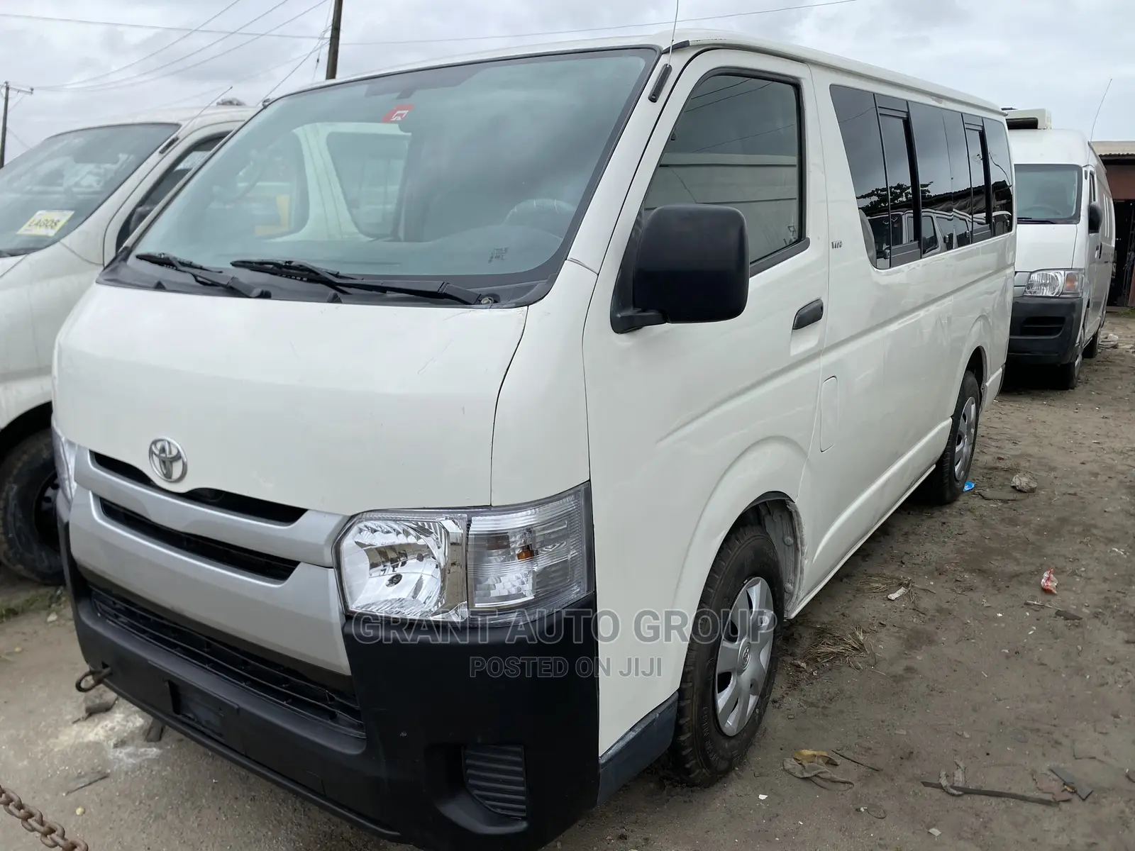 Toyota HiAce 2009 White