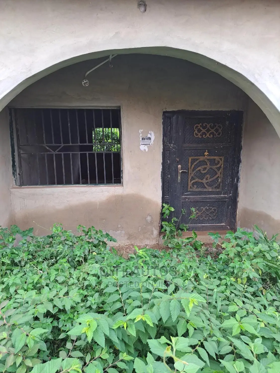 8bdrm Block of Flats in Peace Estate, Ibadan for sale