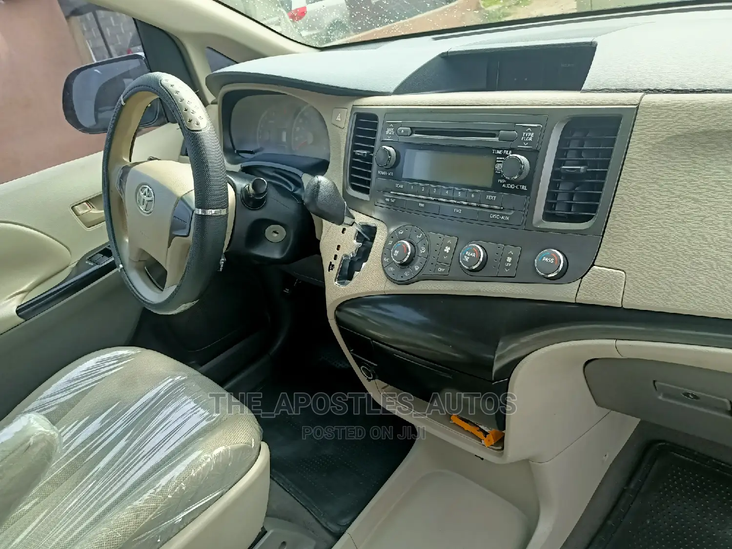 Toyota Sienna LE 7 Passenger 2012 Silver