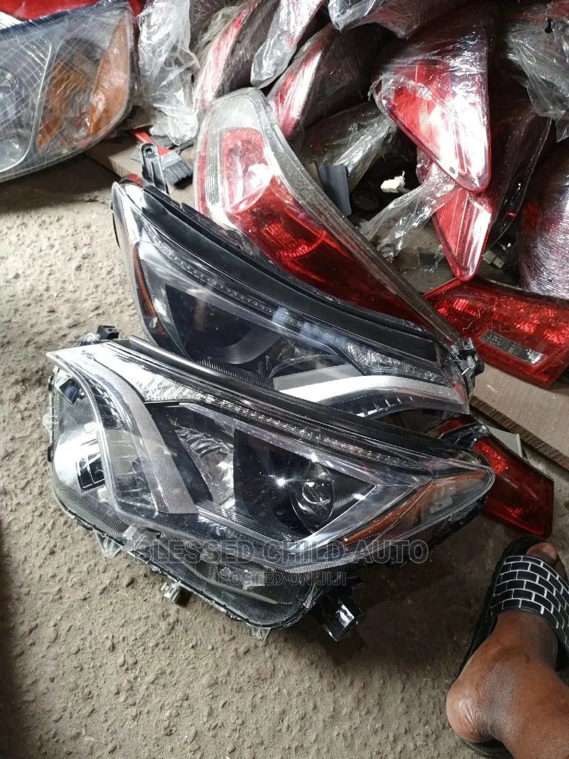 Headlamp Toyota Rav4 2018