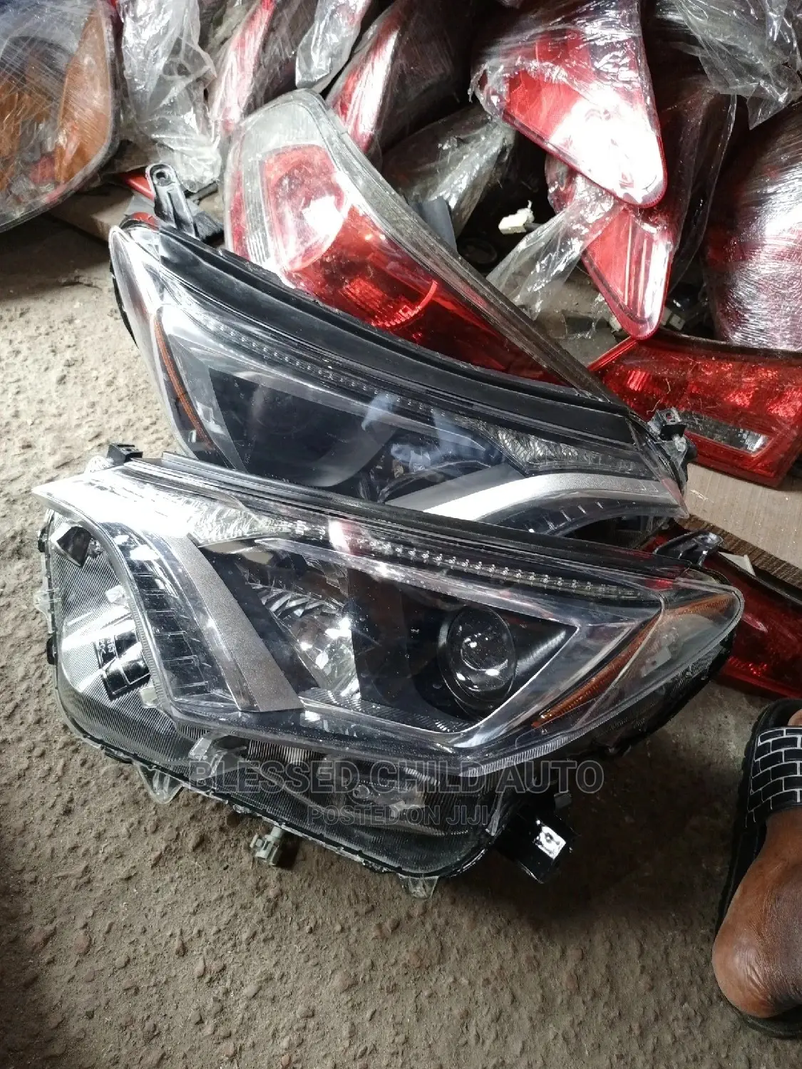 Headlamp Toyota Rav4 2018