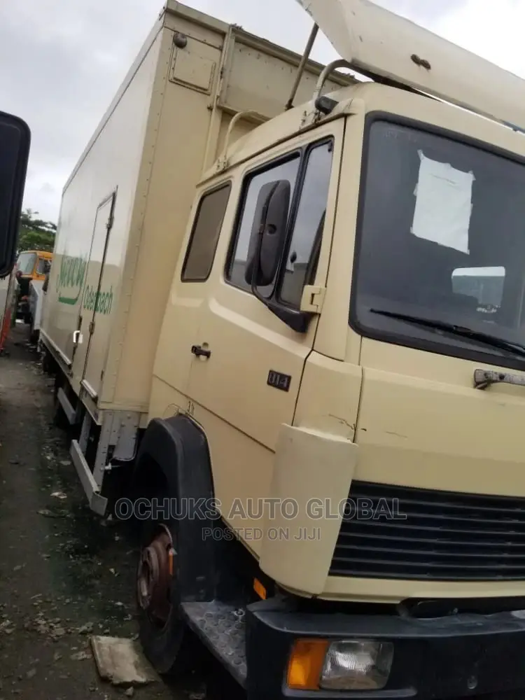 Mercedez 814 Truck Yellow Colour