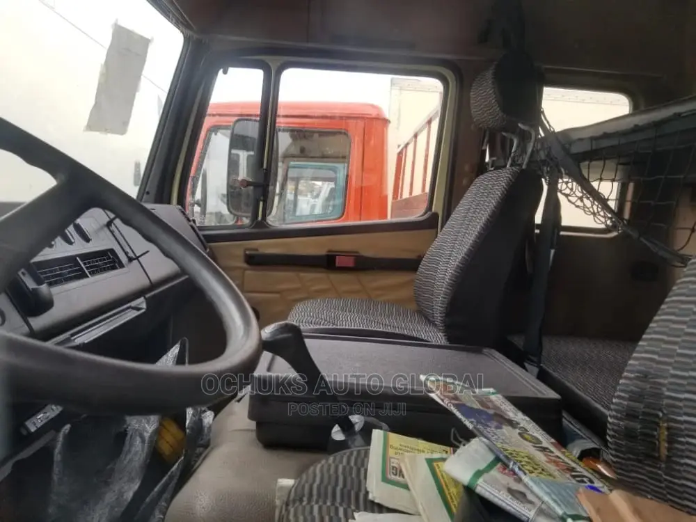 Mercedez 814 Truck Yellow Colour