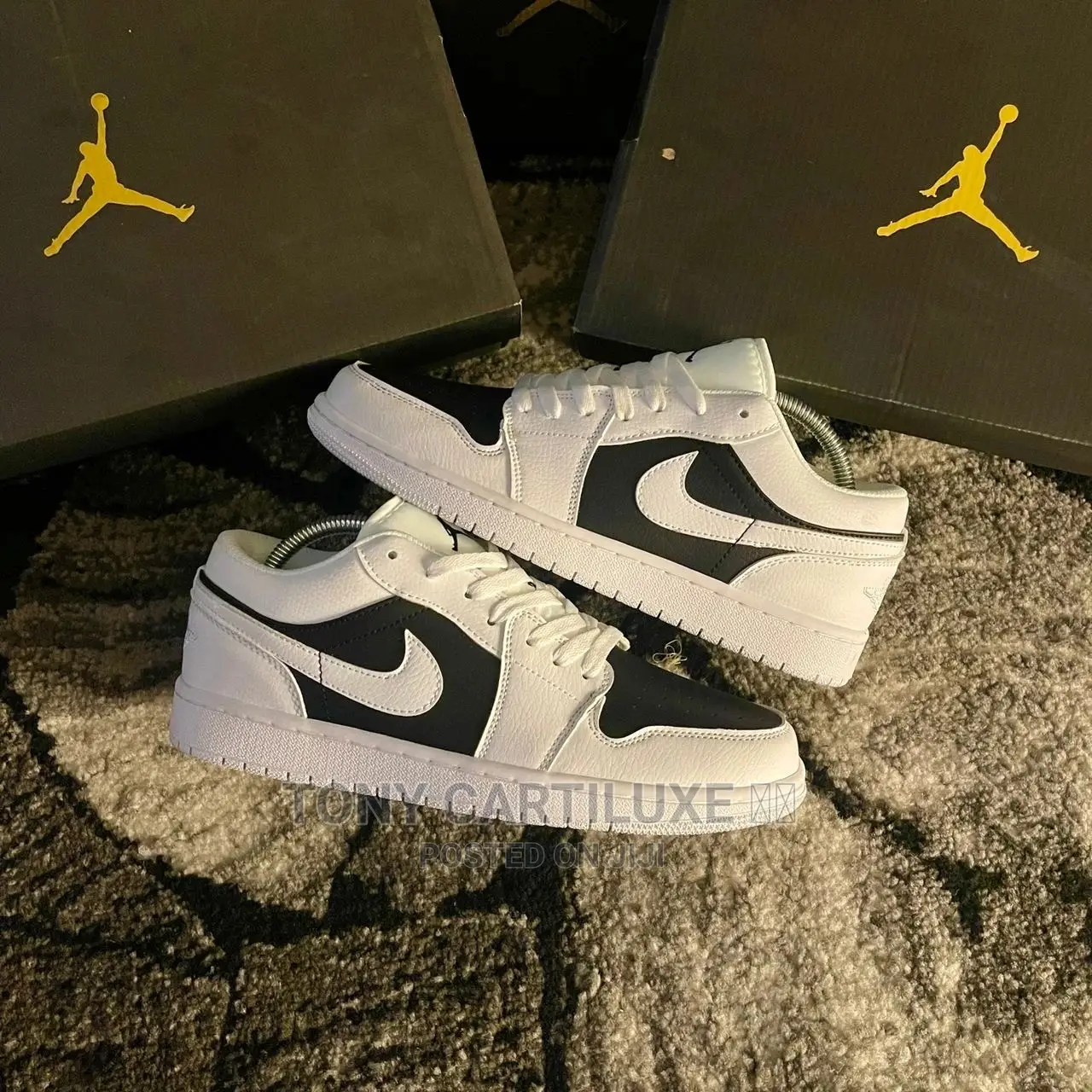 *Nike Air Jordan 1 Low Alternate Black White