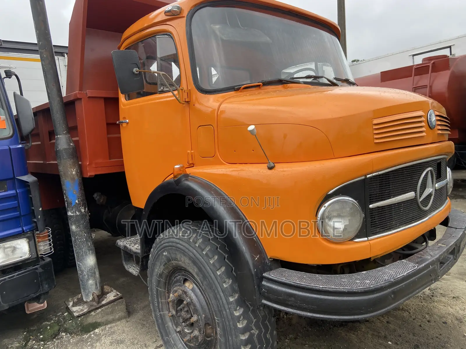 Mercedes-Benz Tipper 911 Engine With Auxiliary