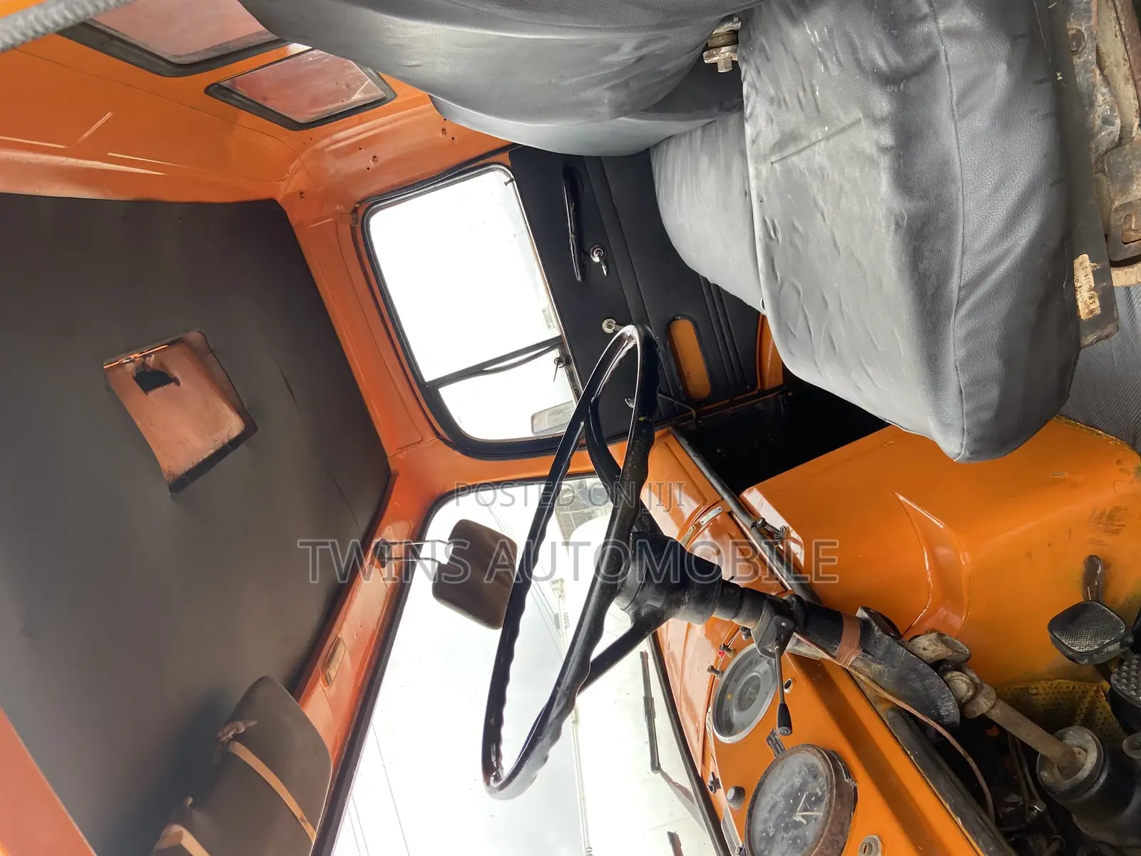 Mercedes-Benz Tipper 911 Engine With Auxiliary