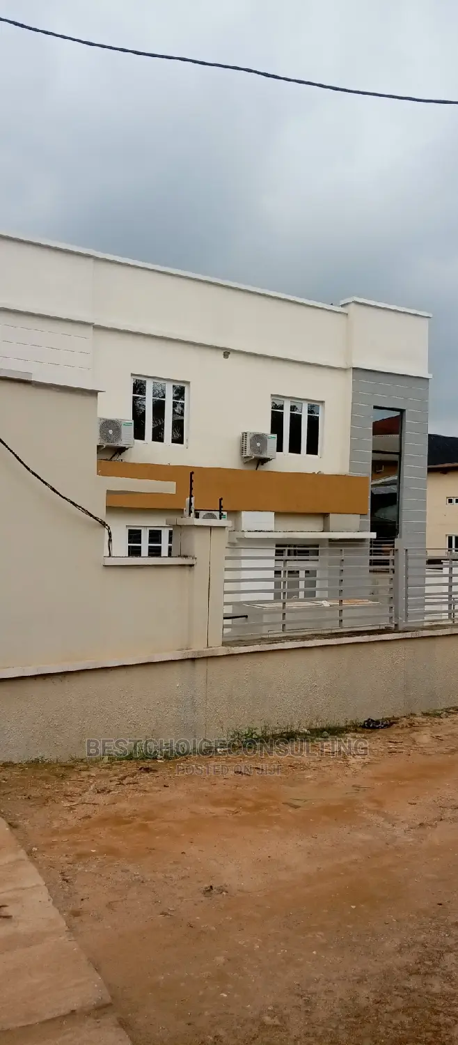 A Standard Modern Standard Open Office Space at Jericho