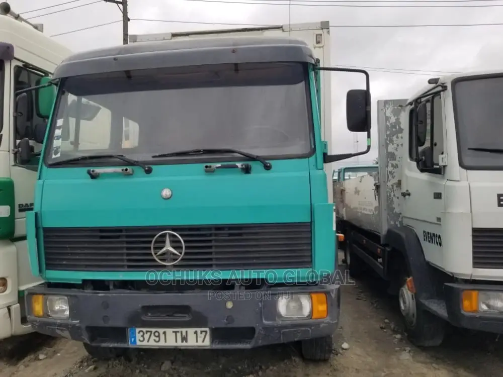 Mercedez Benz 1114 8 Bolts