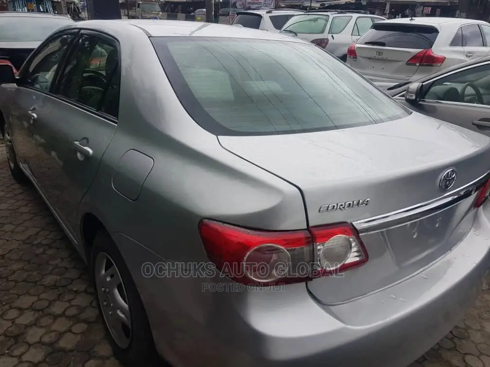 Toyota Corolla 2011 Silver