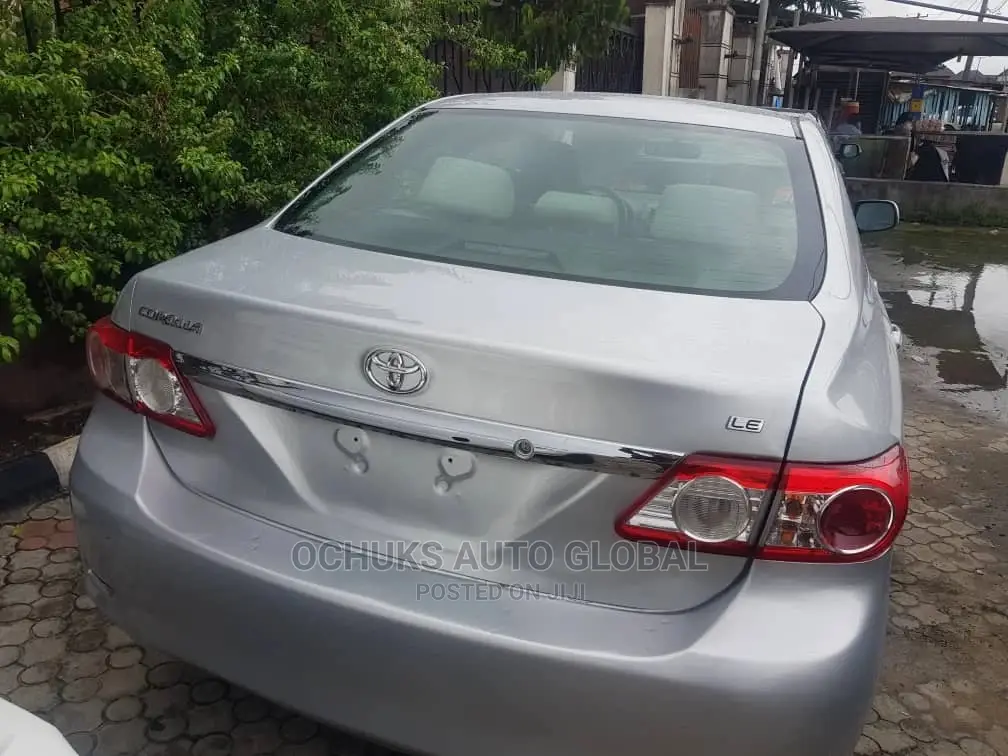 Toyota Corolla 2011 Silver