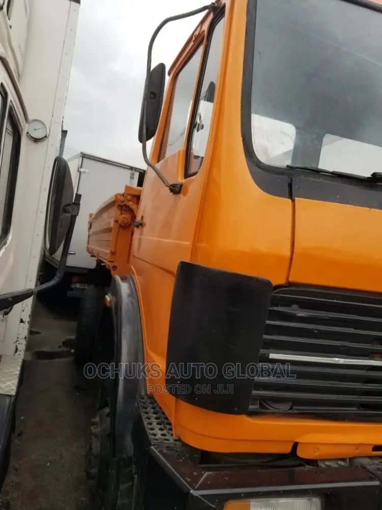 Mercedez Benz Tipper 1824 Model