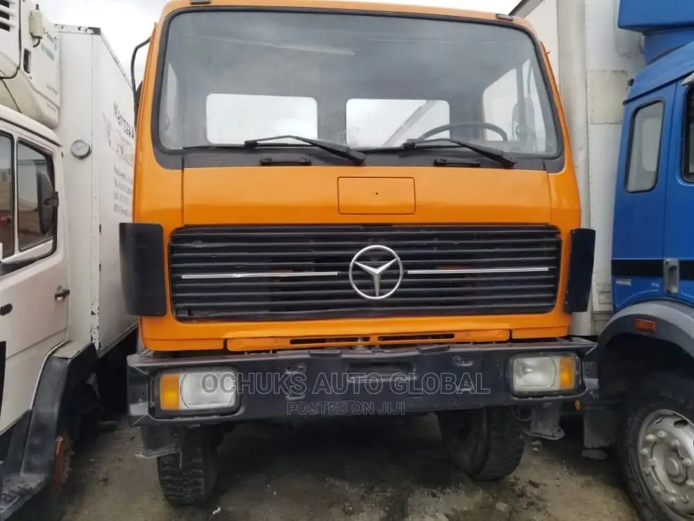 Mercedez Benz Tipper 1824 Model