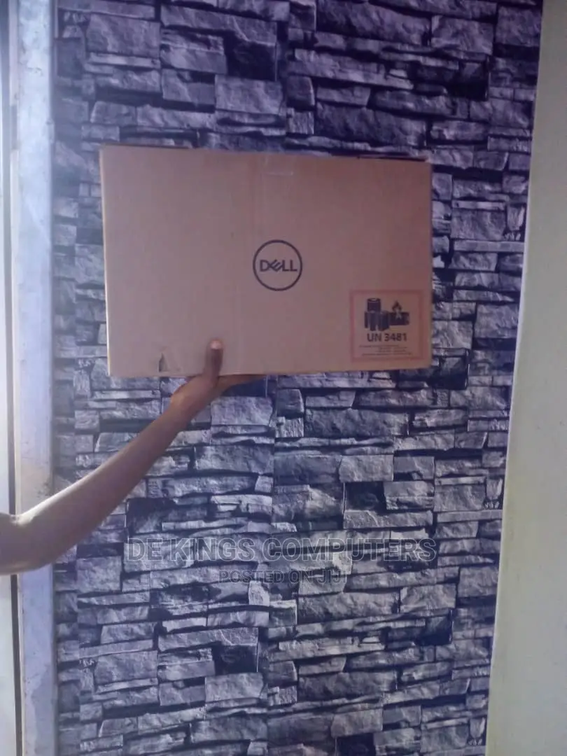 New Laptop Dell Inspiron 15 16GB Intel Core I7 SSD 1T