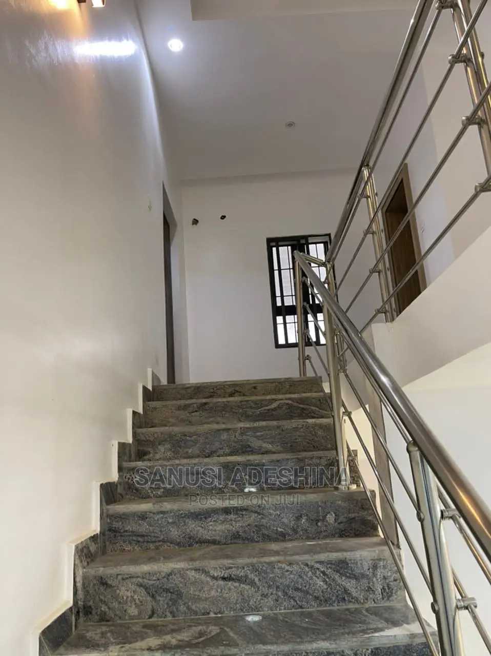 5bdrm Duplex in In A Private Estate, Idu for rent