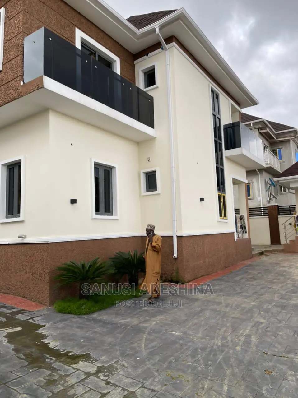 5bdrm Duplex in In A Private Estate, Idu for rent
