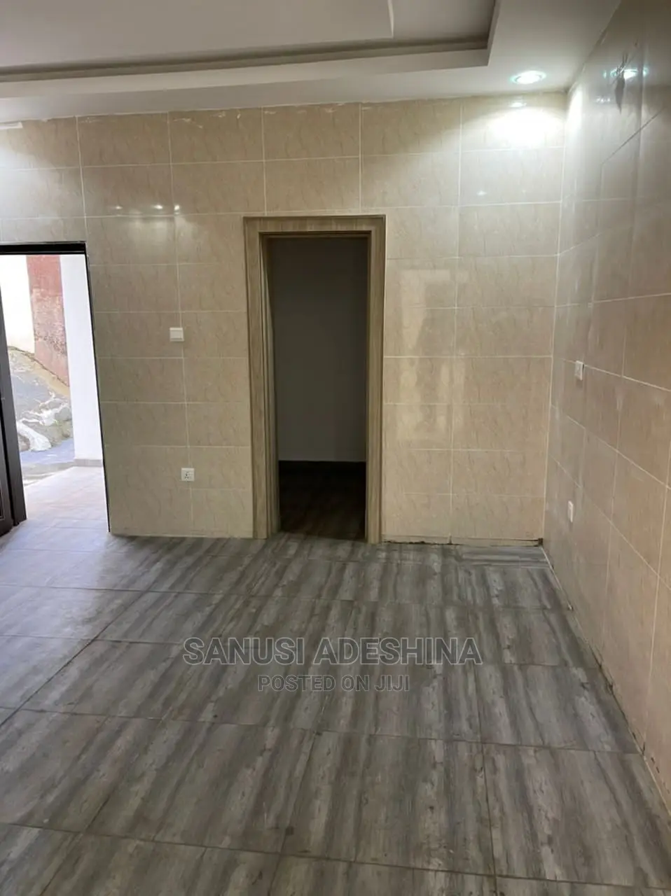 5bdrm Duplex in In A Private Estate, Idu for rent
