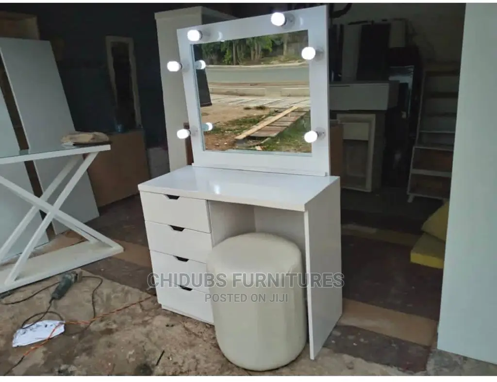 Beautiful Dresser Set
