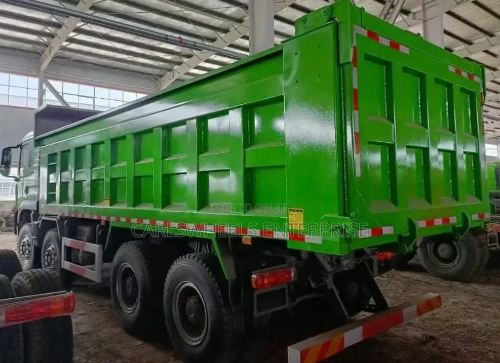30tons Howo Brand New Tippers (Dump Trucks) 10tyres/12tyres.