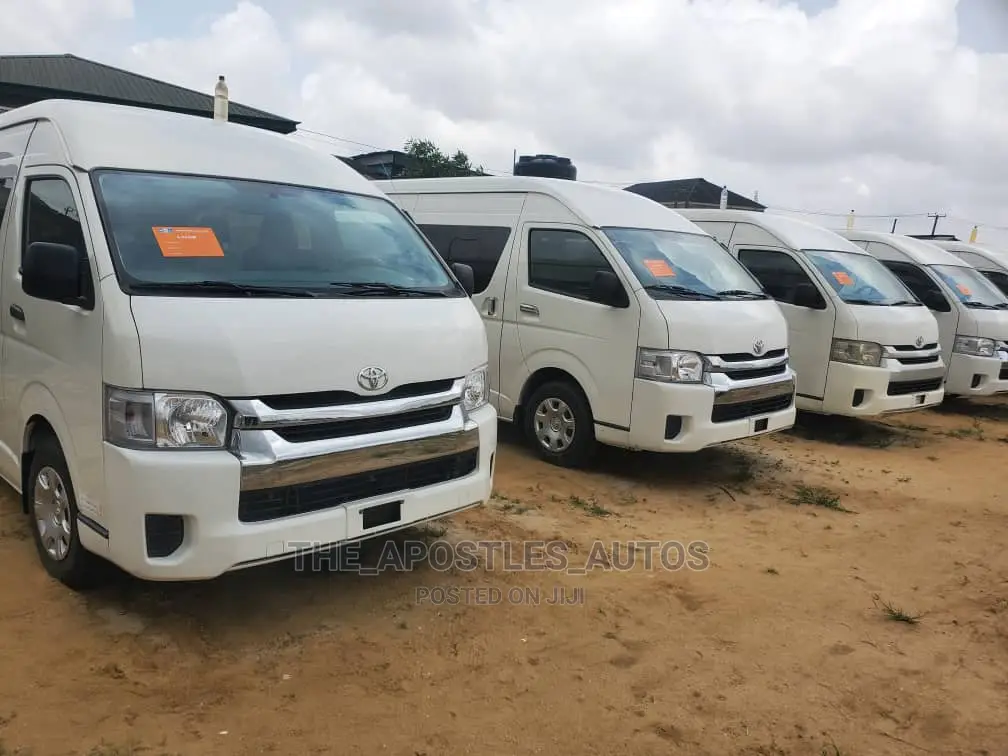 Toyota HiAce 2015 White