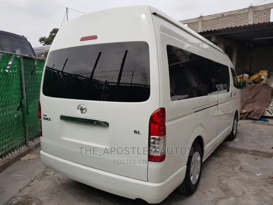 Toyota HiAce 2015 White