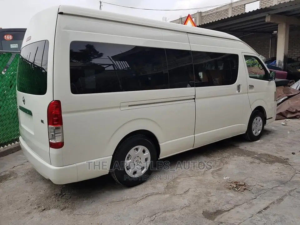 Toyota HiAce 2015 White
