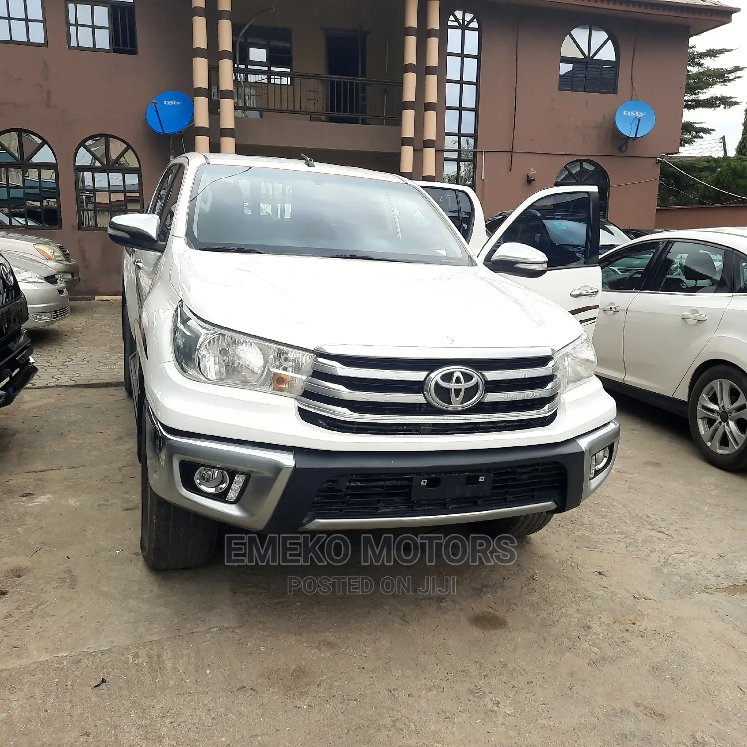 Toyota Hilux SR5 4x4 2019 White