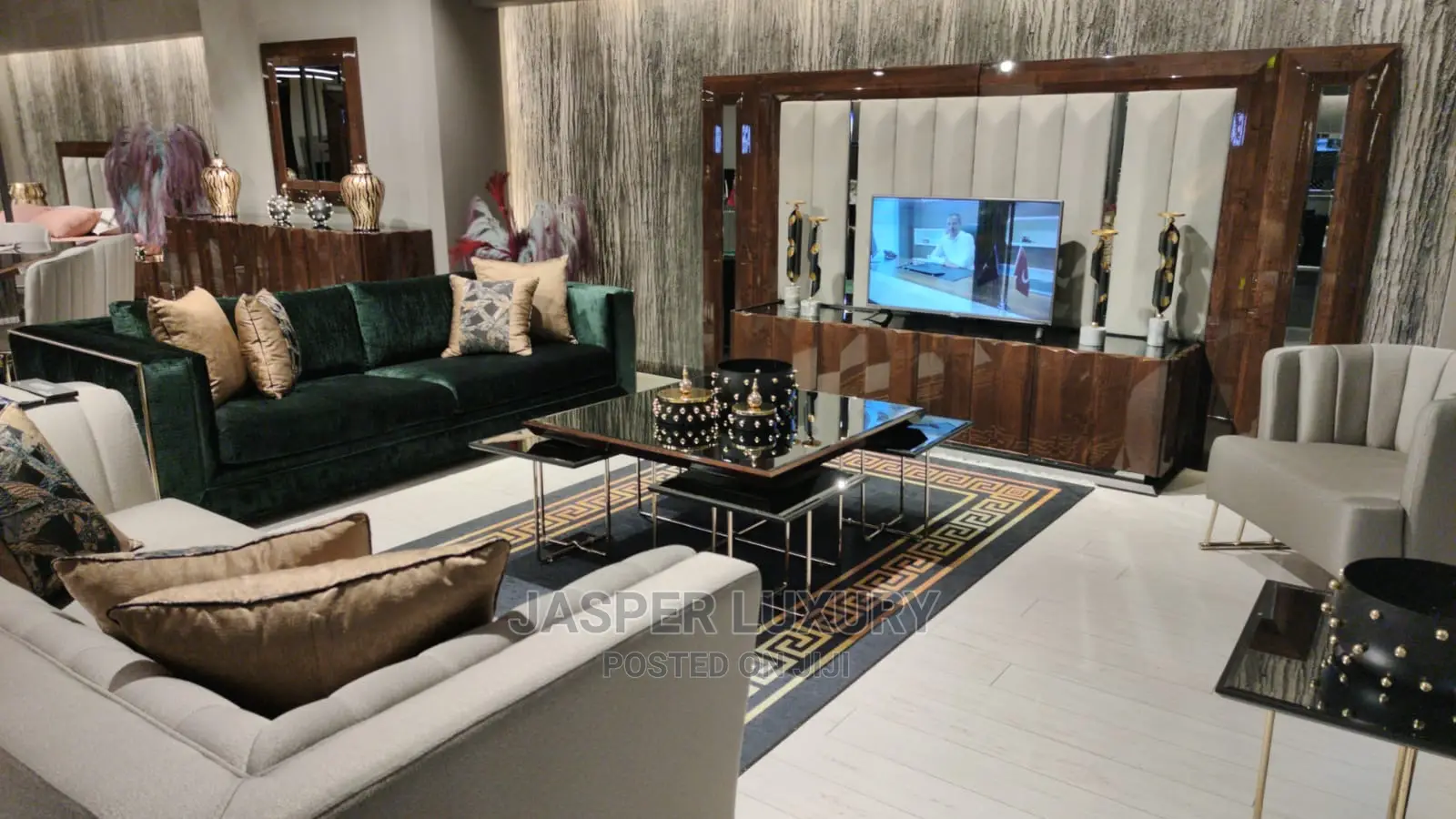 Complete Set of Contemporary Turkey Designed Set of Sofa