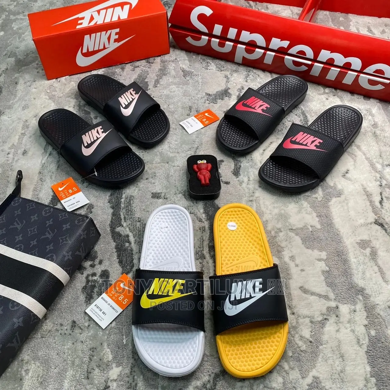 *Nike Victori One Slides [Black/White]
