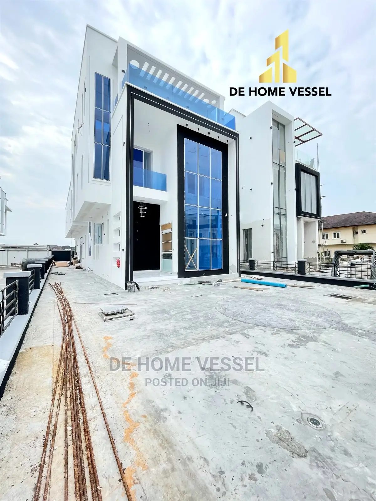 5bdrm Duplex in Osapa London for Sale