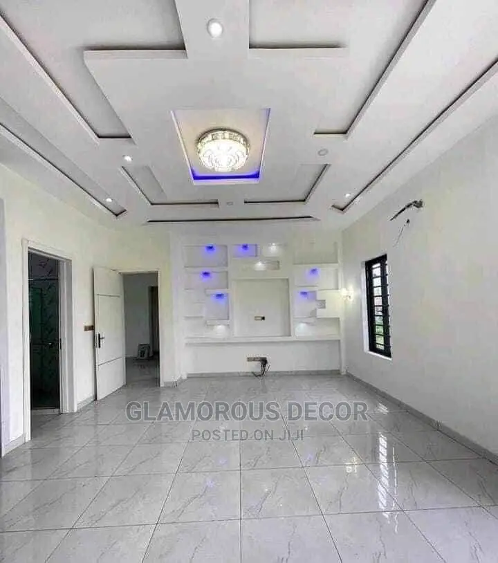 Proffesional House Paintings/Screeding