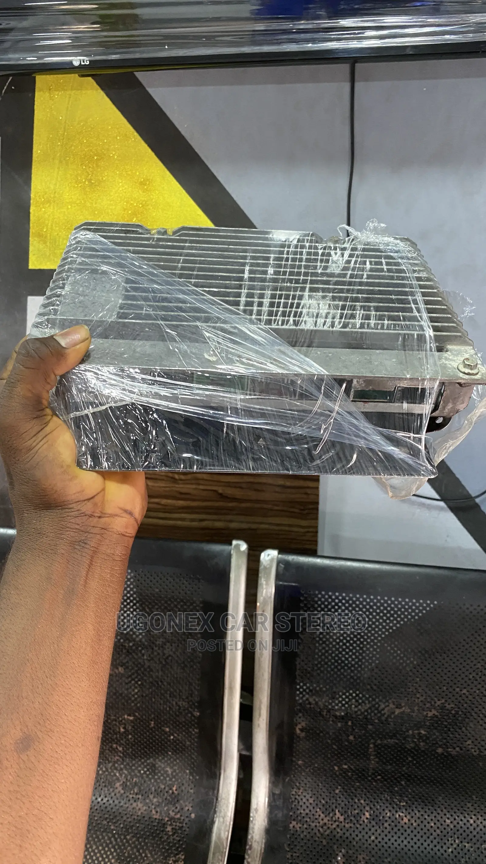 2005-10 Range Rover Factory Amplifier