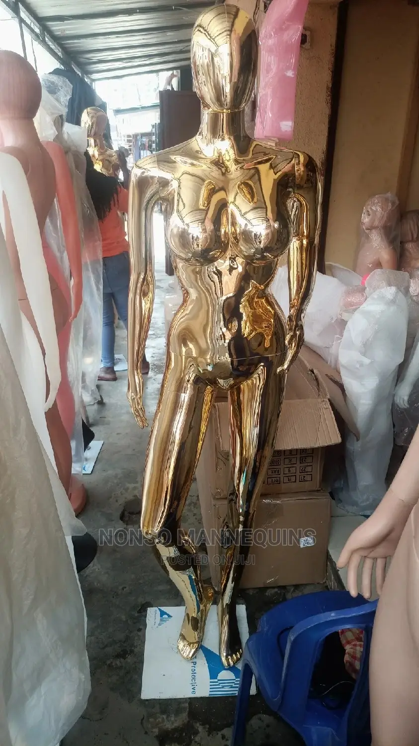 Size 12 Female Big Breast Gold Mannequin Display