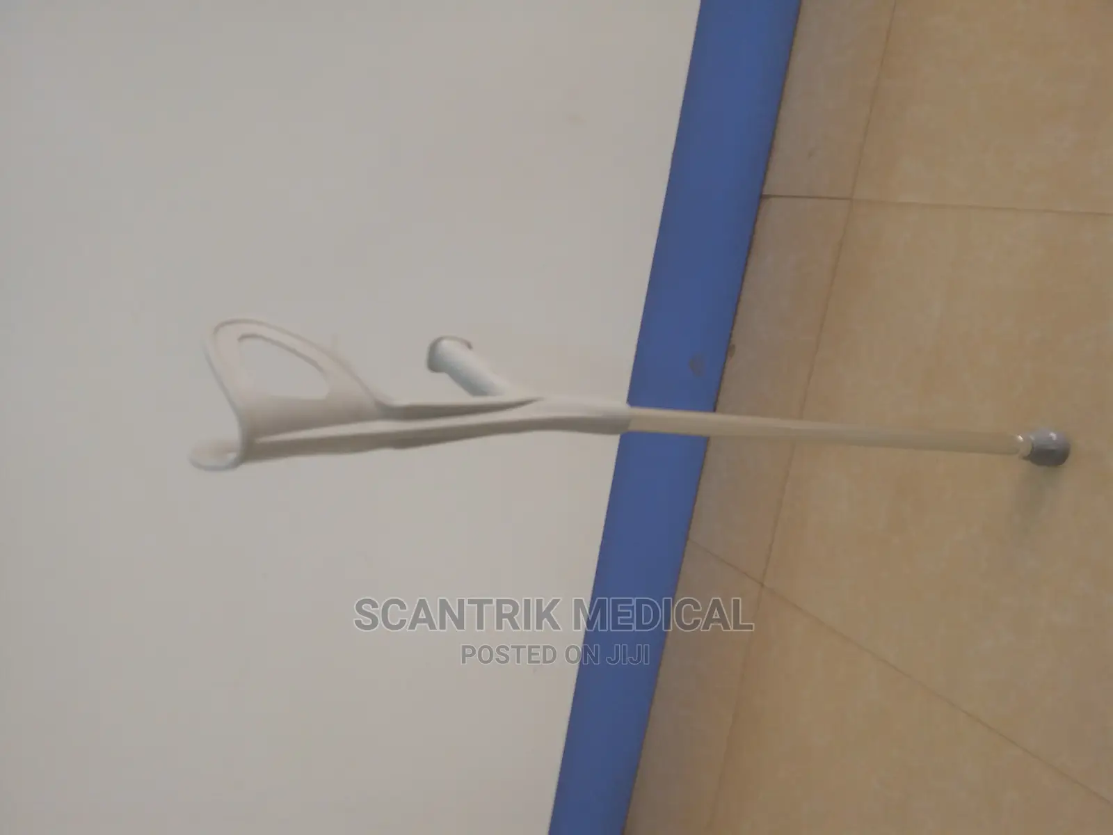 Elbow Crutch With Anti Slip Rubber Feet and Hand Grip
