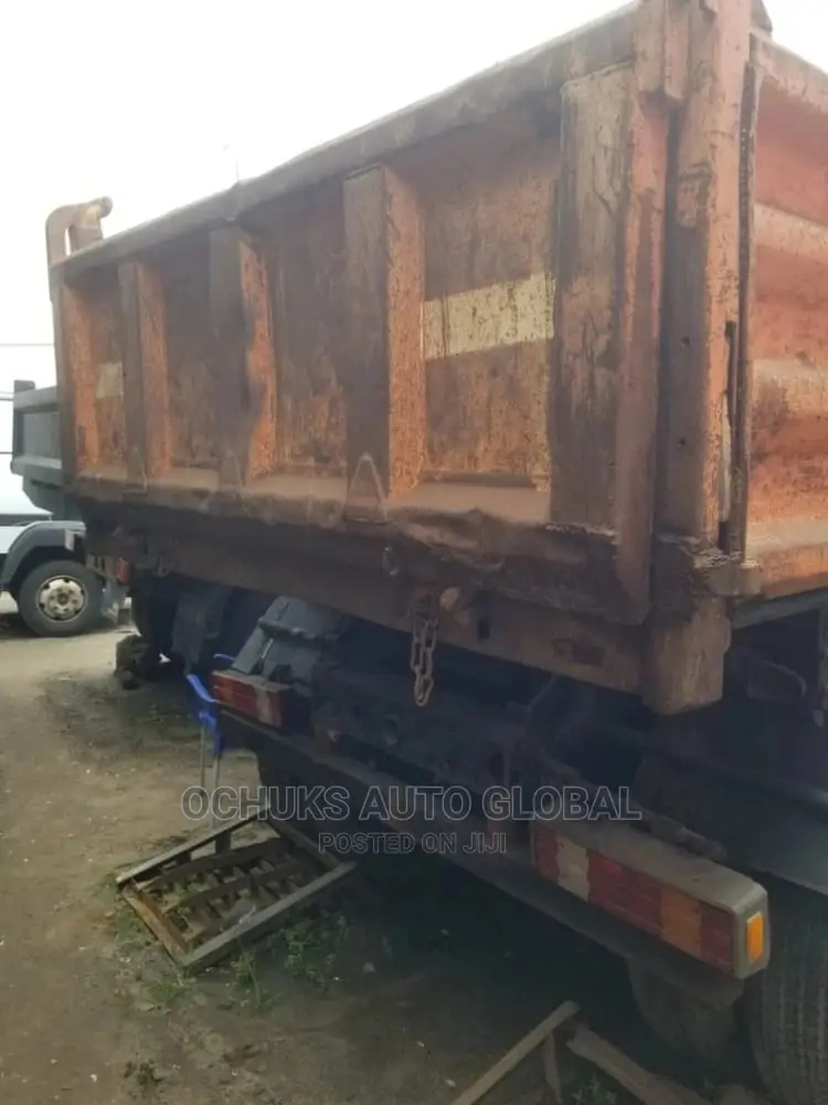 Mercedez Benz Tipper Truck 2527