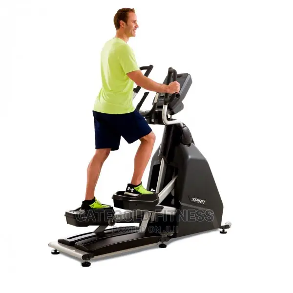 CE900 Spirit Commercial Elliptical Trainer
