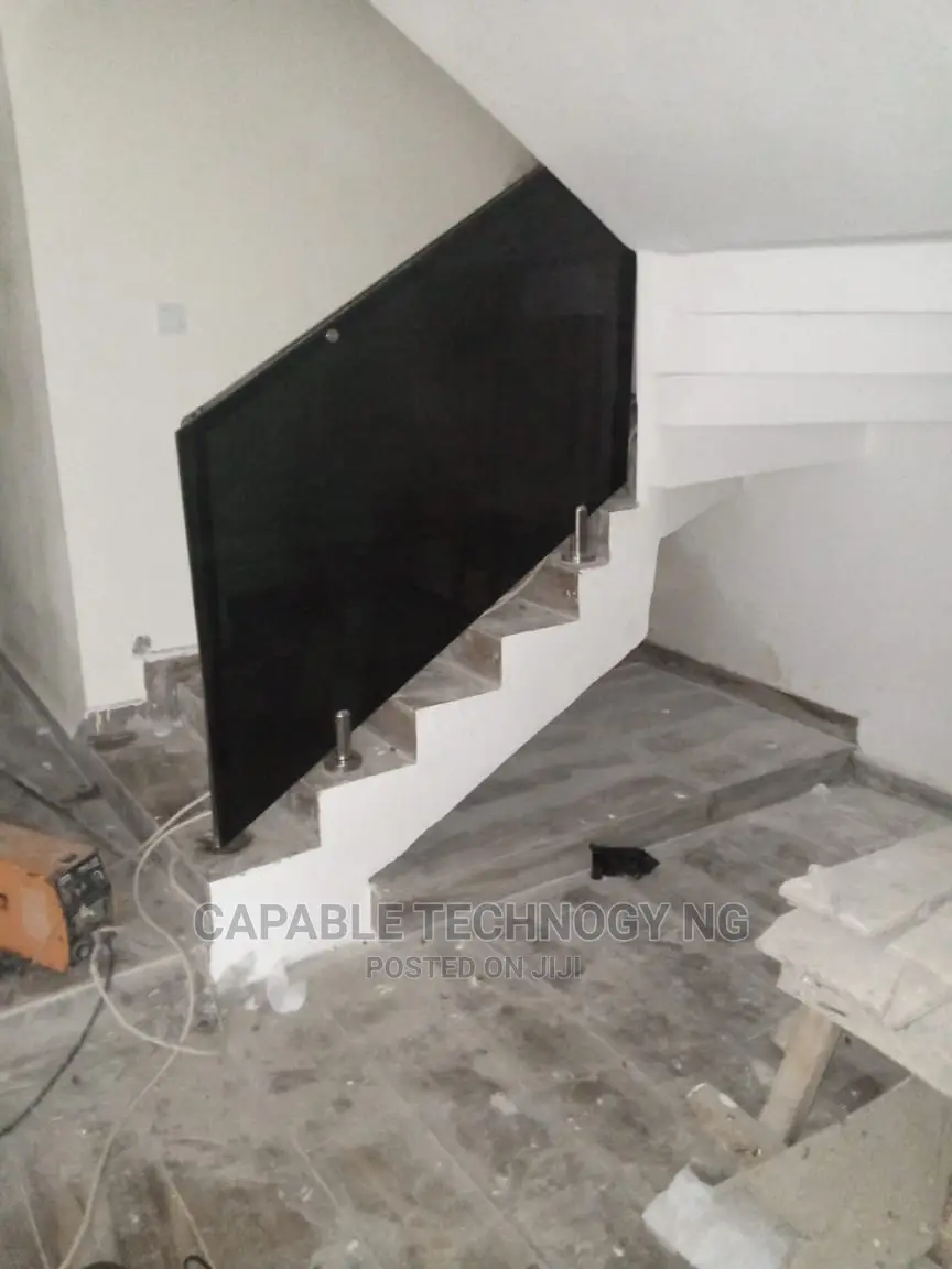 Standand Frameless Staircase