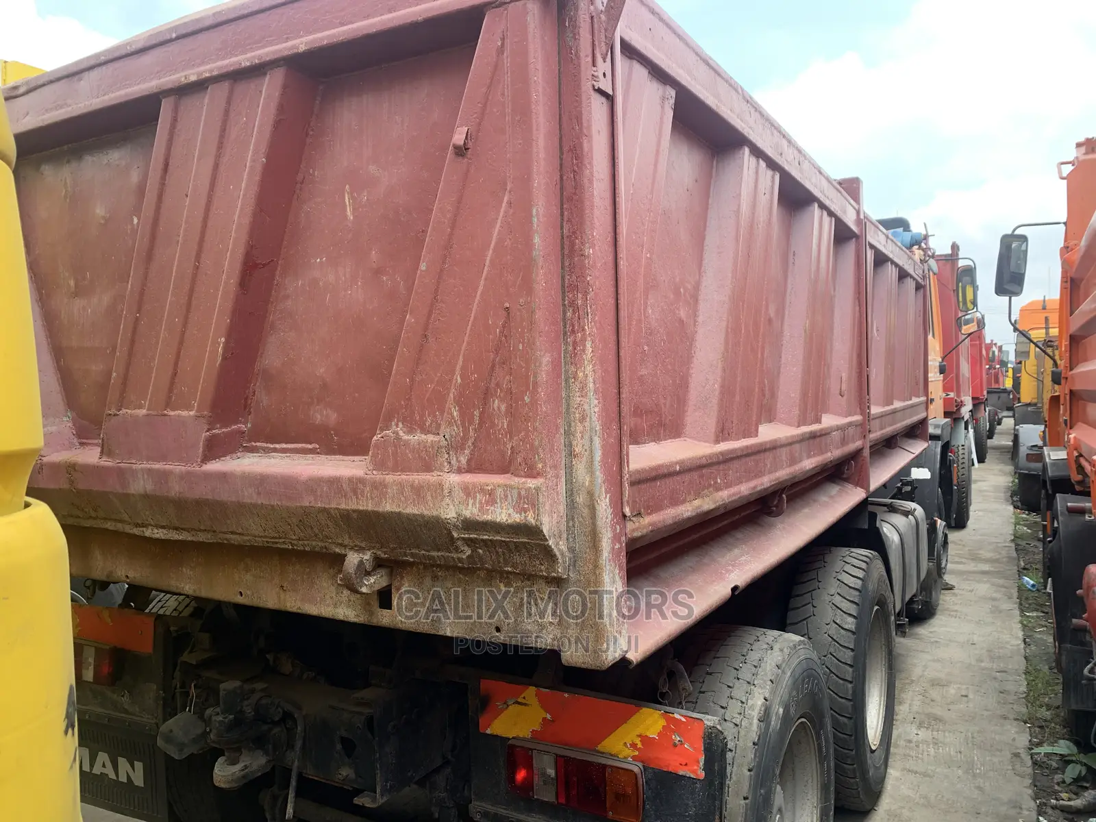 Foreign Used 10 Tyres Man-Diesel Truck With Tipper.