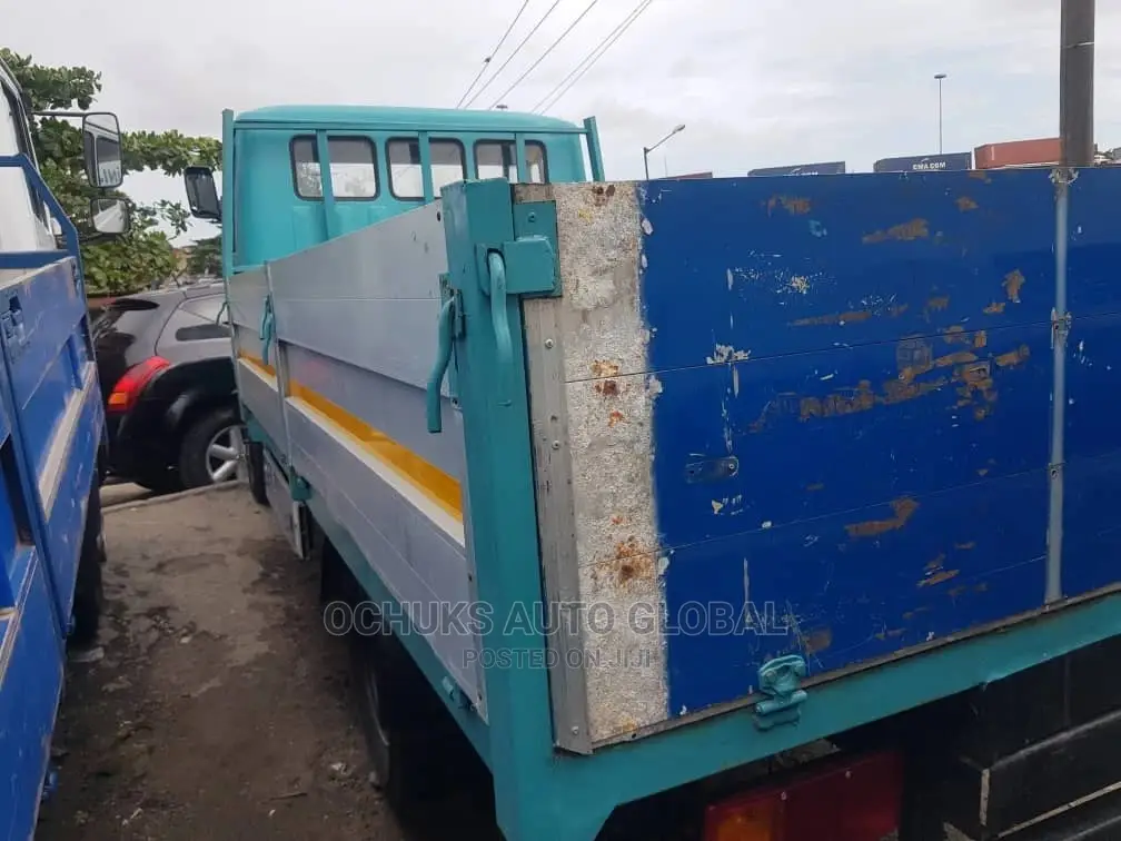 Mercedez Benz 608 Pick Up Van