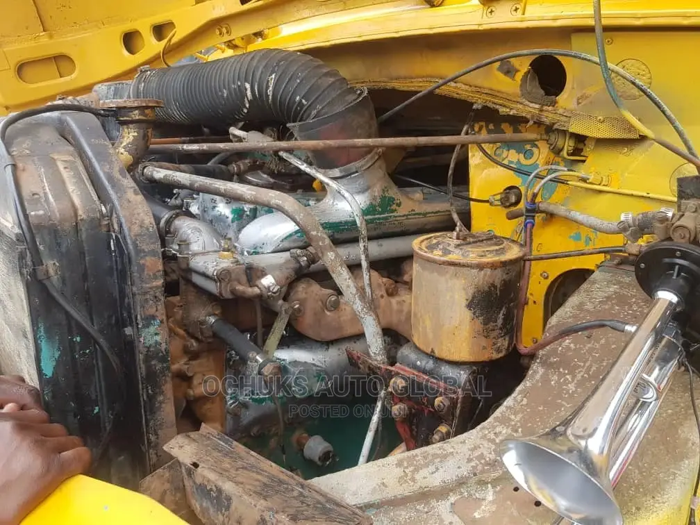Mercedez Benz Tipper Truck 1519 1999 Yellow