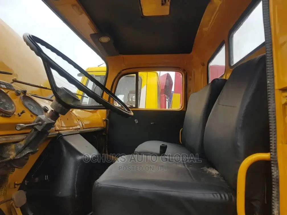 Mercedez Benz Tipper Truck 1519 1999 Yellow