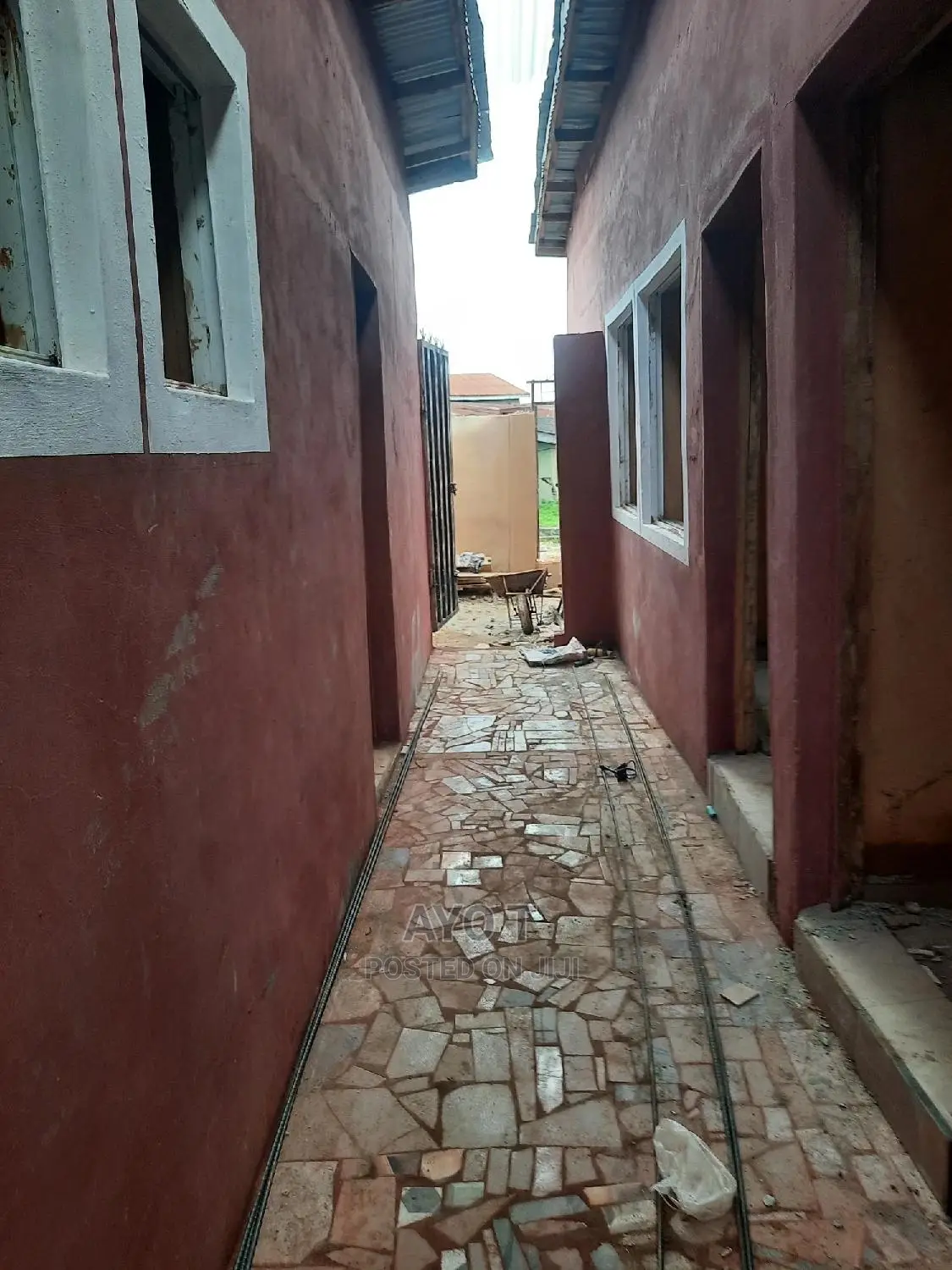 Studio Apartment in Bariga for rent