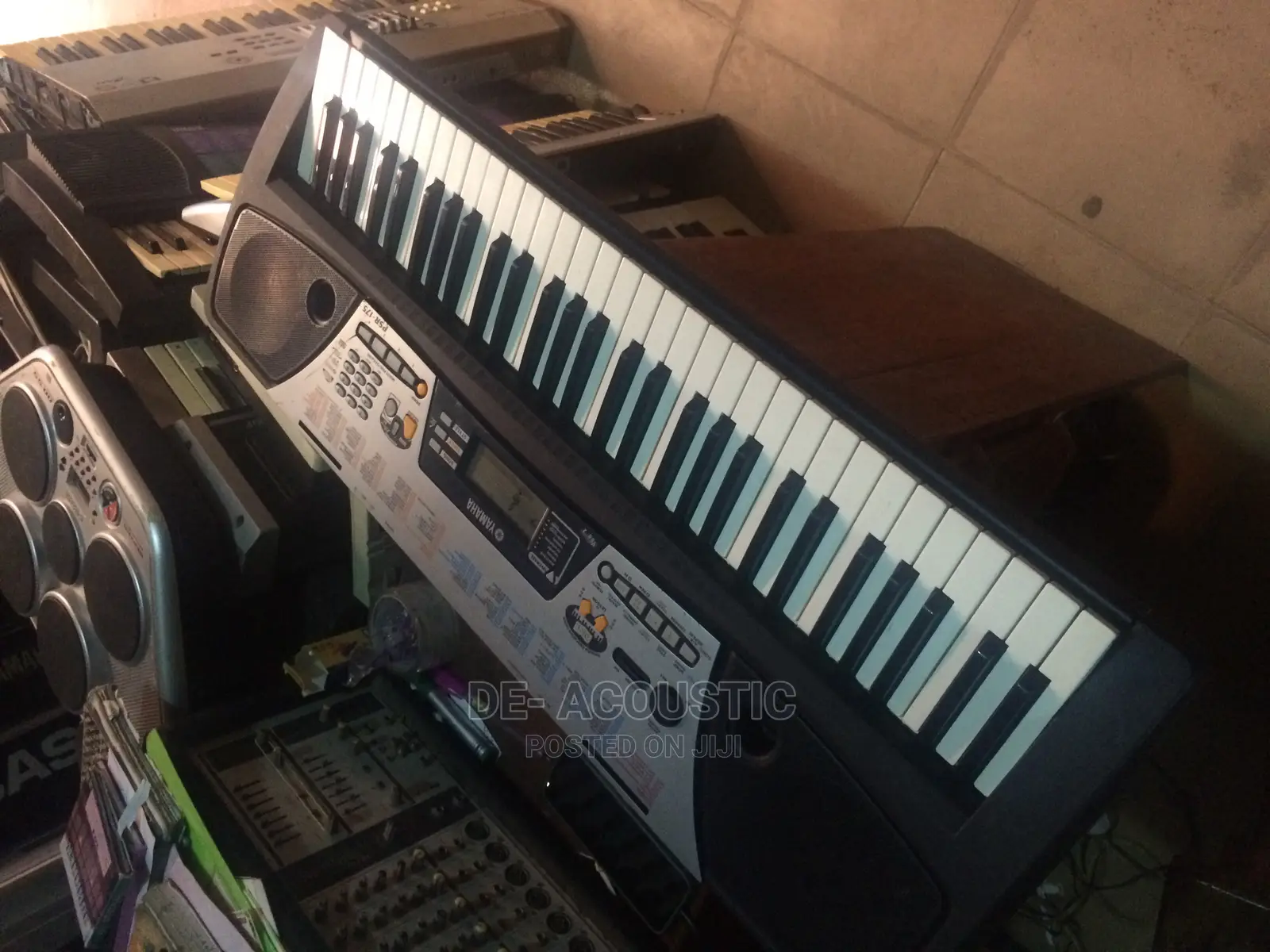 Yamaha PSR-170 61-Key Portable Electronic Keyboard