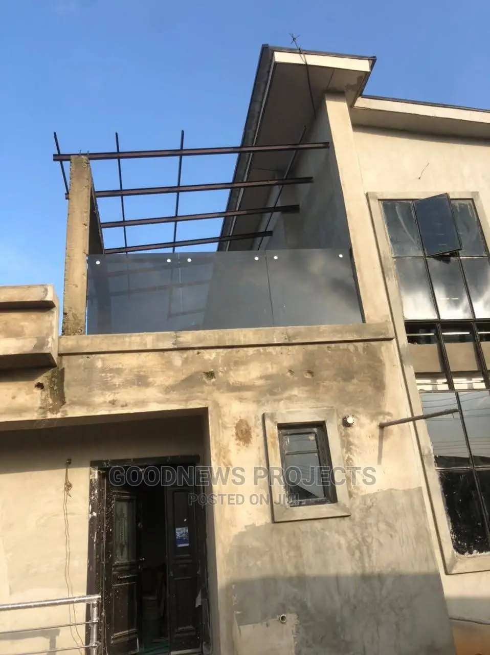 Frameless Thick Gray Glass Handrails