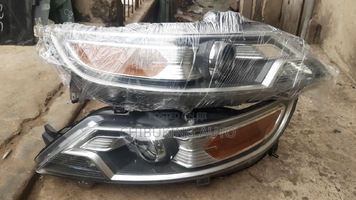 Headlamp Ford Taurus 2010