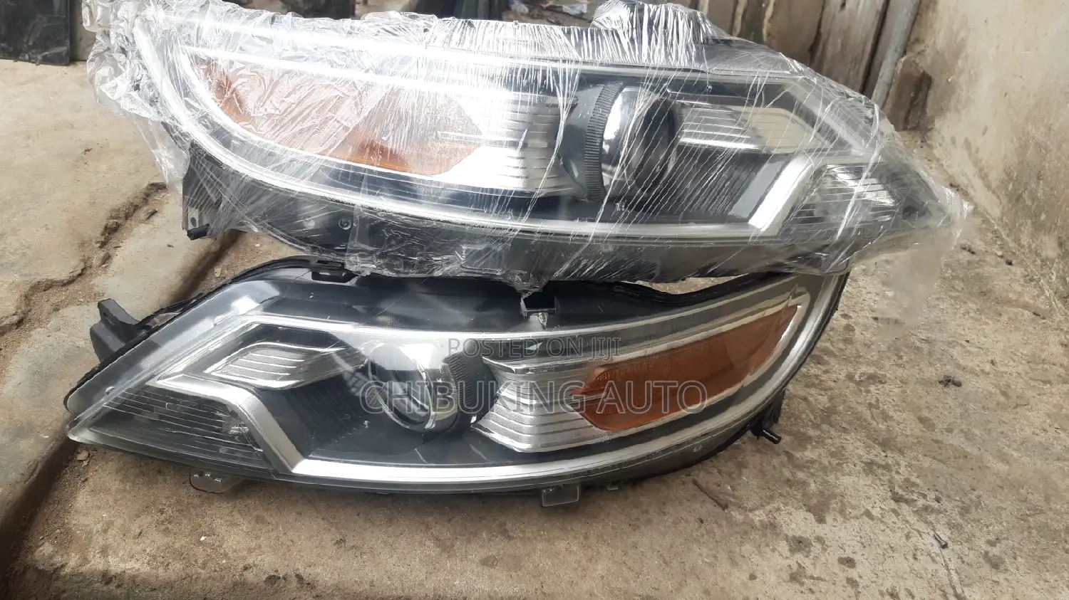 Headlamp Ford Taurus 2010