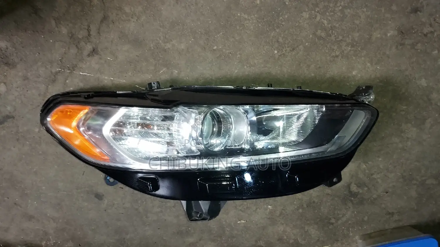 Headlight Ford Fashion 2013