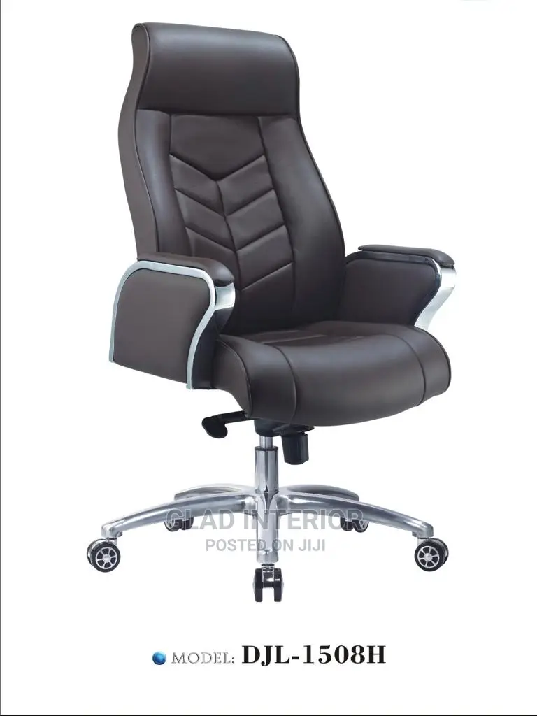 Quality Executive Swivel Leather Office Chair. 
