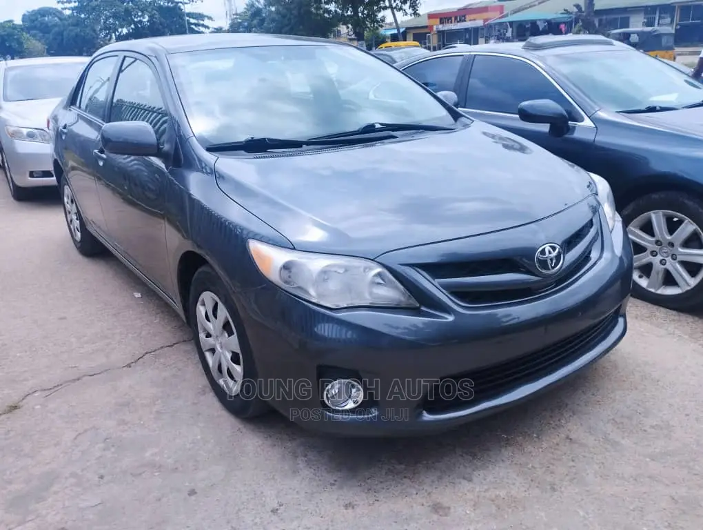 Toyota Corolla 2012 Gray